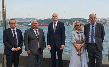 Fransa-Türkiye Parlamentolar Arası Dostluk Grubu Üniversitemizi ziyaret etti duyuru görseli