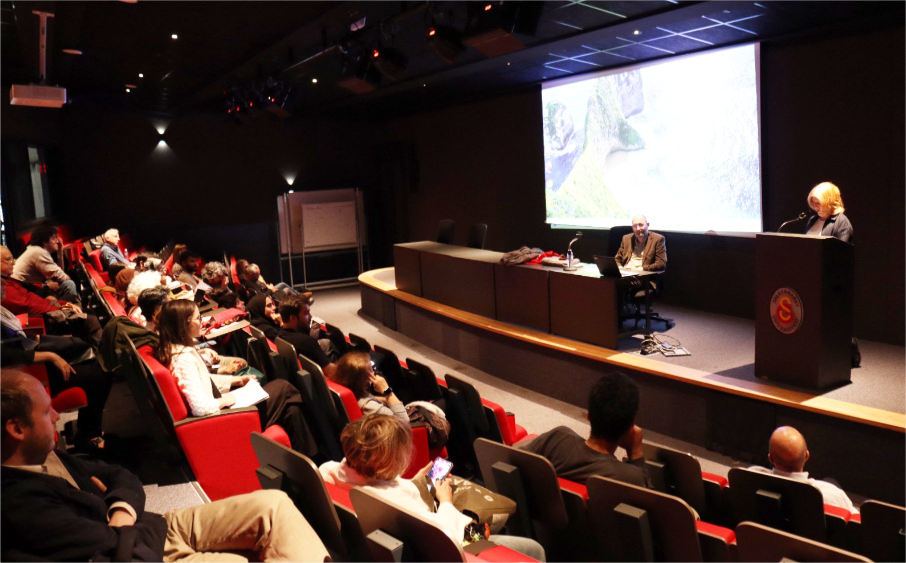 “Ebauche d’une histoire de l’idée d”être soi-même” konferansı düzenlendi duyuru görseli