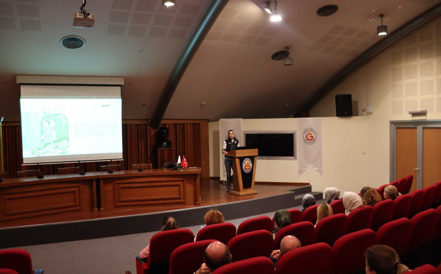 “En İyi Narkotik Polisi Anne” semineri düzenlendi haber görseli