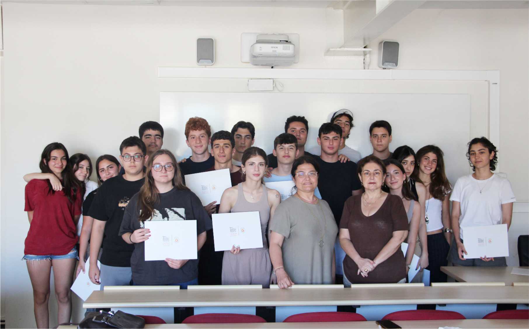 Galatasaray Üniversitesi Lise Yaz Okulu programlarına katılan öğrencilere sertifikaları dağıtıldı duyuru görseli